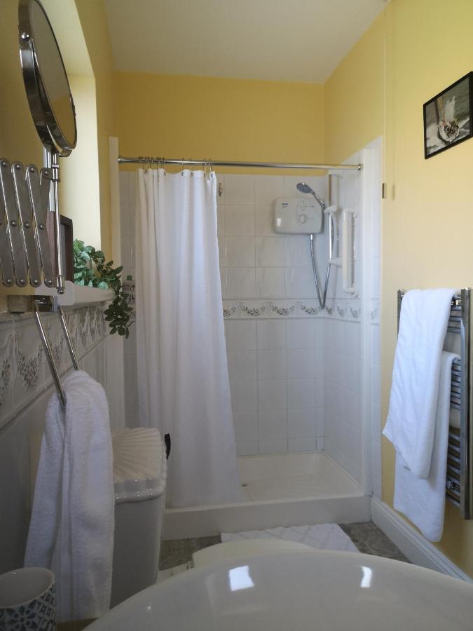 شقة Beautiful One Bed With Stunning Sea View واتيرفورد المظهر الخارجي الصورة